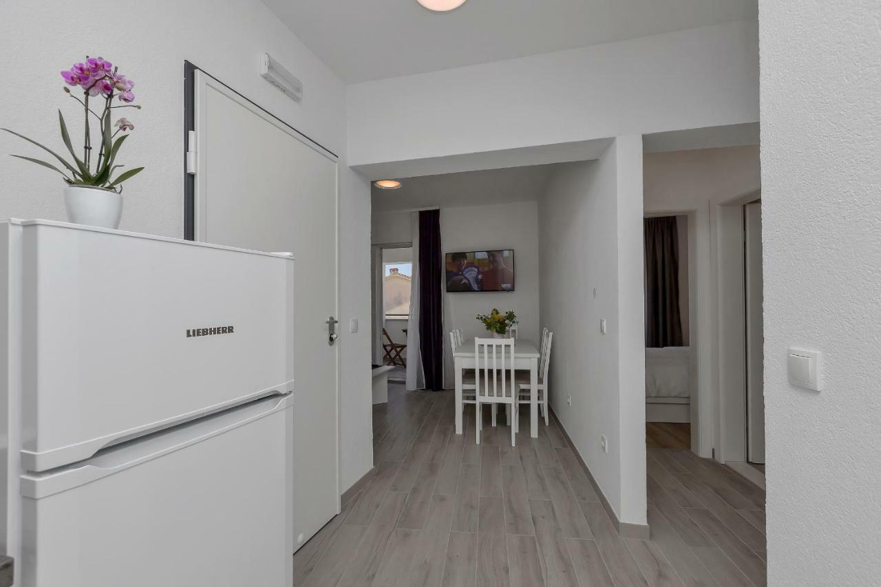 Apartmani Daniela Podgora Exterior photo